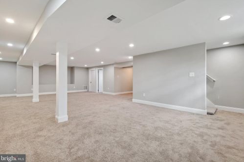 1253 Cresthaven Dr, Silver Spring MD 20903-1107 exterior