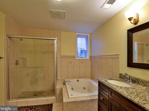 621 Greenbrier Dr, Silver Spring MD 20910-4230 exterior