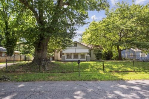 3180 Harris Dr, Atlanta GA  30344-4403 exterior