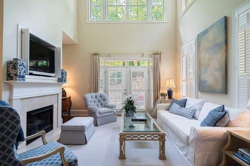1186 Glenridge Pl, Atlanta, GA 30342-1782