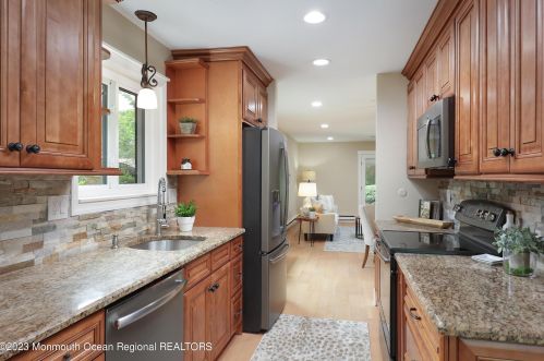 29 Manchester Ct, Tinton Falls NJ 07701-5490 exterior