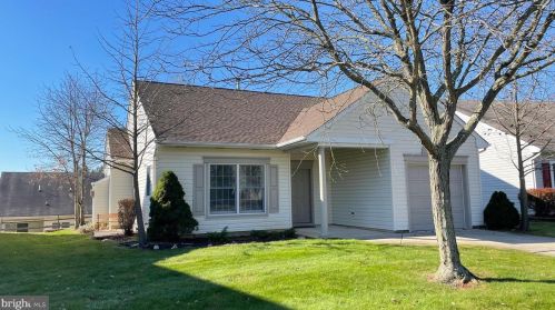 10 Lantern Ln, Columbus, NJ 08022-1111