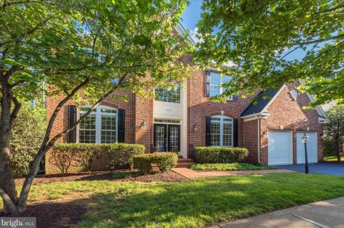 18762 Kipheart Dr, Leesburg, VA 20176-8220