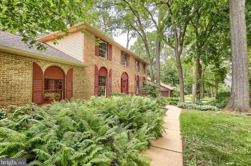 3730 Silverwood Dr, York, PA 17402-4353