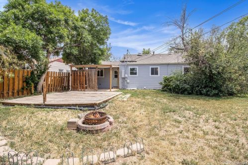 821 Nile St, Aurora CO 80401-2934 exterior