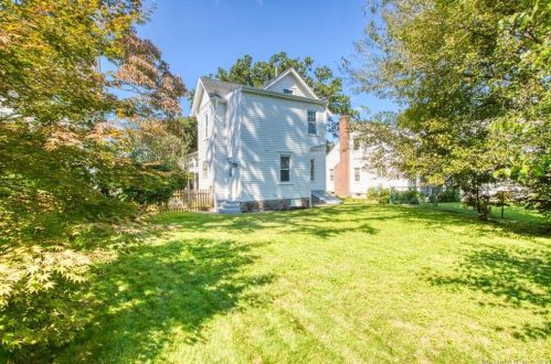 53 Mead Ave, Greenwich CT  06830-6812 exterior