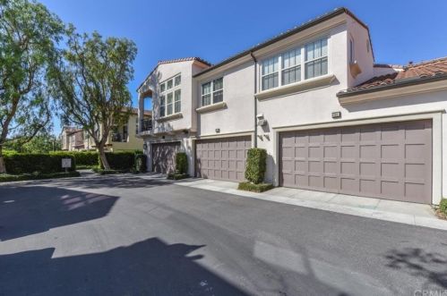 231 Mayfair, Irvine CA  92620 exterior