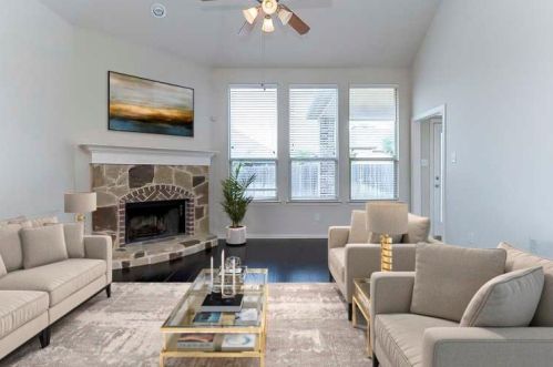 657 Cattlemans Way, Fort Worth, TX 76131-3125