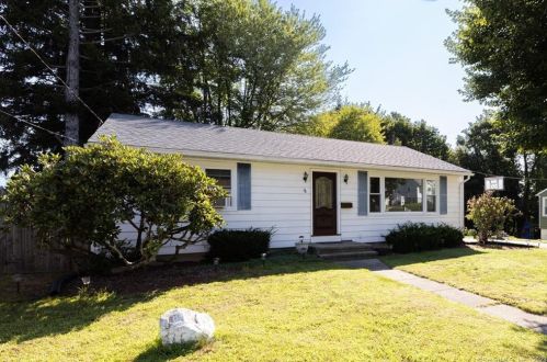 95 Anna Ave, Waterbury, CT 06708-4811