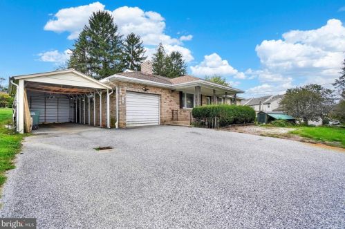 790 Cape Horn Rd, York, PA 17402-9214