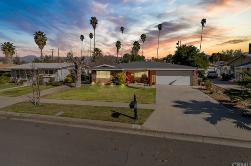 623 Orchard Dr, Redlands, CA 92374-6243