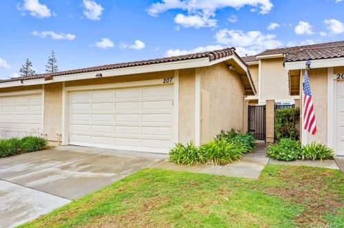 207 Aqueduct Dr, Placentia, CA 92870-5468