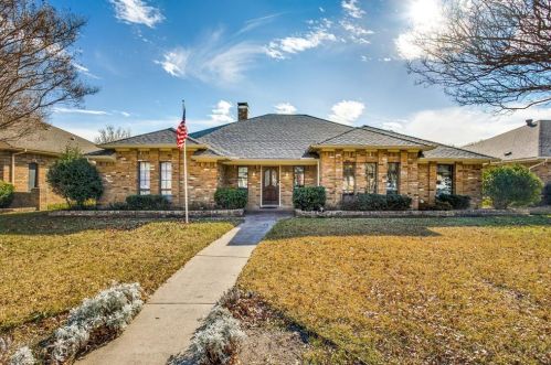 9738 Amberley Dr, Dallas, TX 75243-2303