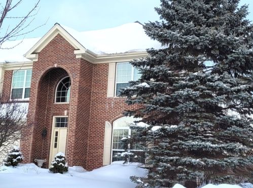 1355 Parkside Dr, Palatine, IL 60067-2584