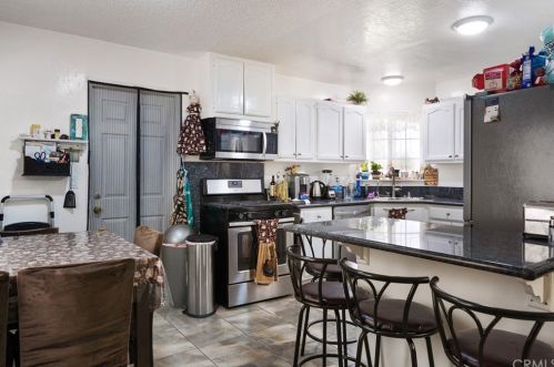 10462 Hole Ave, Riverside CA  92505-1620 exterior