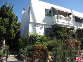 4563 Finley Ave, Los Angeles CA  90027-2627 exterior