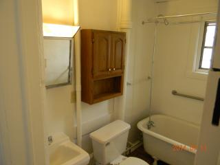 2039 Genesee St, Toledo OH  43605-1285 exterior
