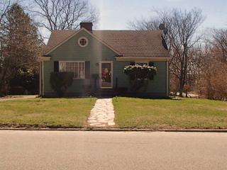 192 Bay View Ave, Bristol, RI 02809-3805