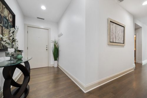 1850 Division St, Chicago, IL 60622-3117