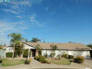836 Cindy Ct, Visalia, CA 93291-4112
