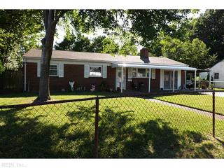 1701 Rozzelle Rd, Hampton, VA 23663-1930