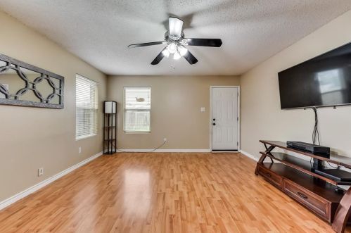 4932 Waterford Dr, Fort Worth TX  76179-4148 exterior