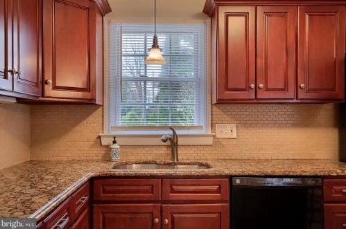 2860 Southwick Dr, Lancaster PA  17601-3549 exterior