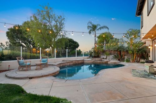 8721 Heatherwood Rd, Anaheim CA  92808-1690 exterior