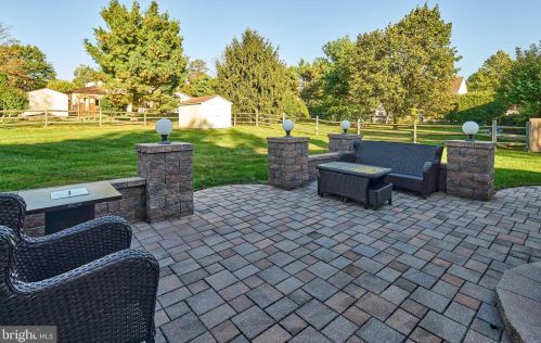 16 Ronit Dr, Trenton NJ 08628-2225 exterior