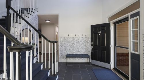 32 Colts Ln, Flemington, NJ 08822-3401
