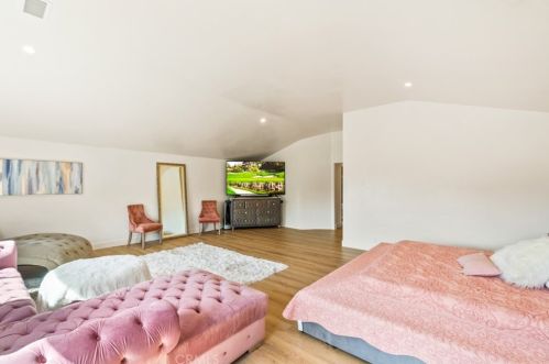 370 Yorkshire Cir, Anaheim CA 92808-1313 exterior