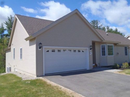 99 Hall Rd, Fremont, NH 03044-3355
