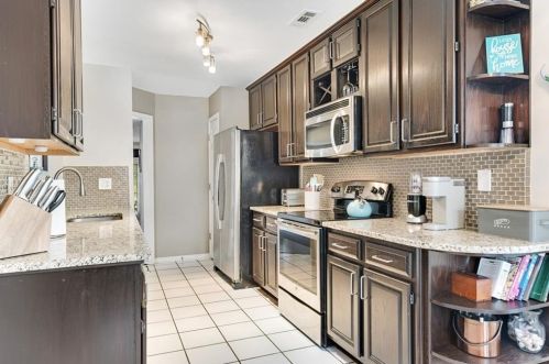 4072 Beaver Oaks Dr, Duluth GA  30096-5673 exterior