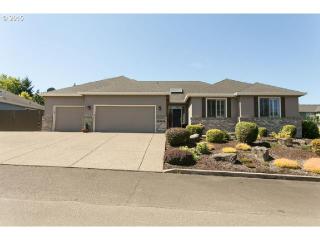 15703 Roethe Ln, Portland, OR 97267-4163