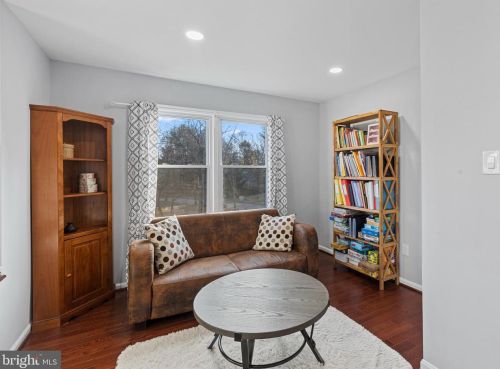 5002 Ten Mills Rd, Columbia MD  21044-1539 exterior