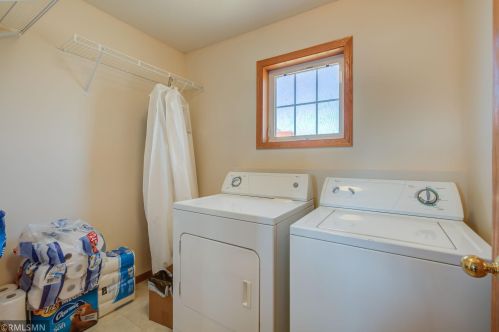 1141 Barclay St, Saint Paul MN  55106-1202 exterior