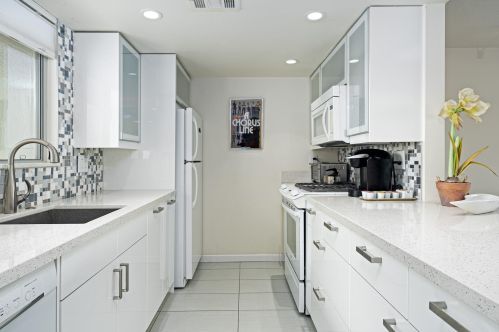 1881 Araby Dr, Palm Springs, CA 92264-4800