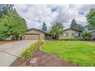 8815 Birch St, Portland, OR 97223-6815