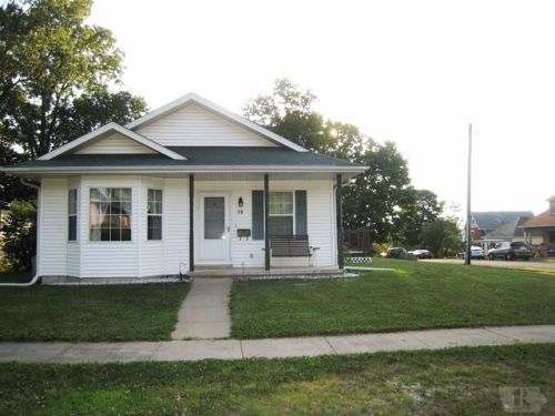 79 5th St, Hamilton, IL 62341-1324