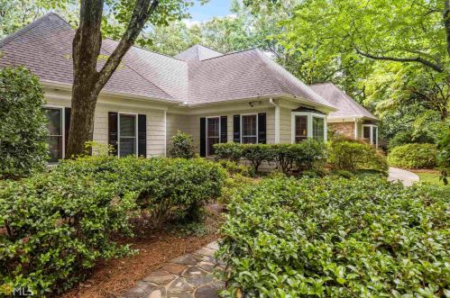 250 Cameron Ridge Dr, Atlanta GA  30328-4709 exterior