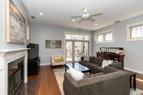 1041 Leavitt St, Chicago, IL 60622-3524
