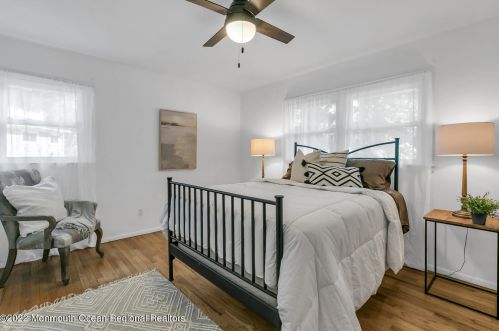 13 Jefferson St, Tinton Falls NJ 07701-5751 exterior