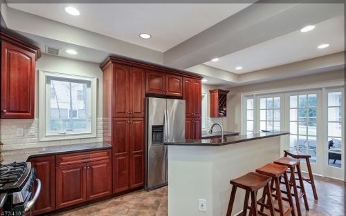 38 Hillcrest Rd, Warren, NJ 07059-5305