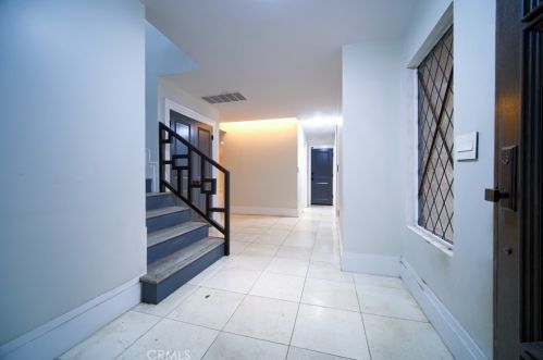 1050 English Oaks Dr, Arcadia, CA 91006-2028