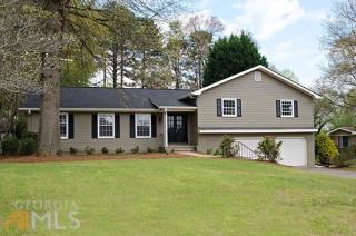 2823 Dellinger Dr, Marietta, GA 30062-4709