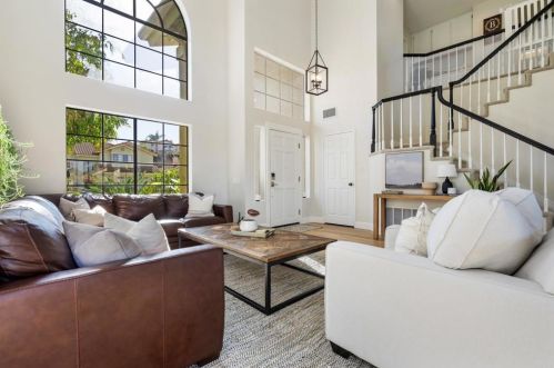 1938 White Birch Dr, Vista CA  92081-7316 exterior