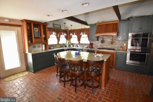 701 Rutt Rd, Bangor PA 18013-9602 exterior