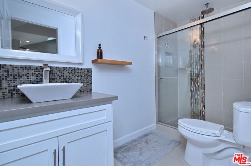 14609 Albers St, Van Nuys CA  91411-3711 exterior