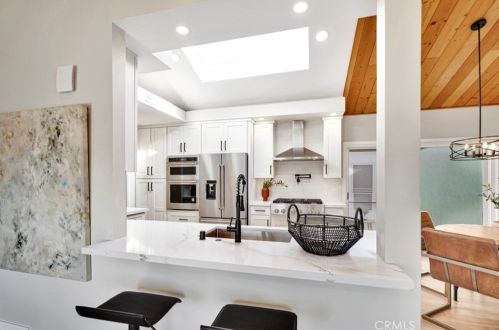 323 Calle Empalme, San Clemente CA  92672-2105 exterior