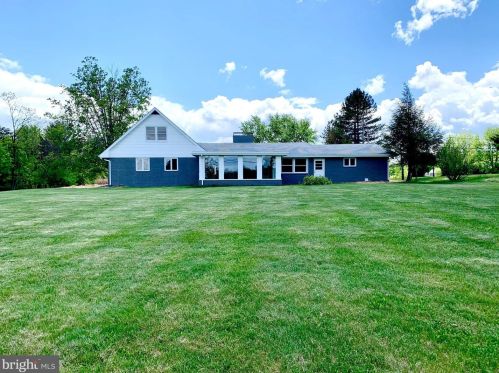 65 Hampton Grove Dr, Berkeley Springs WV  25411-5182 exterior